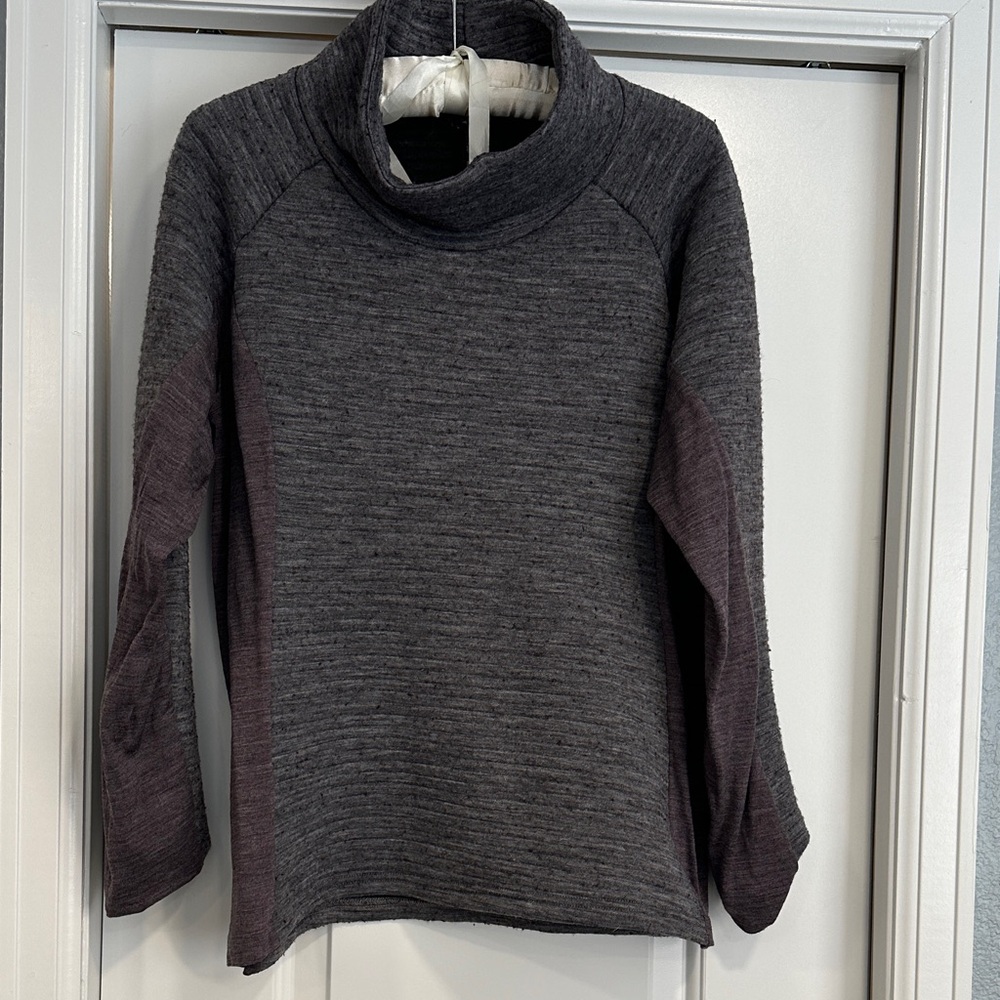 Kuhl tunic in size large